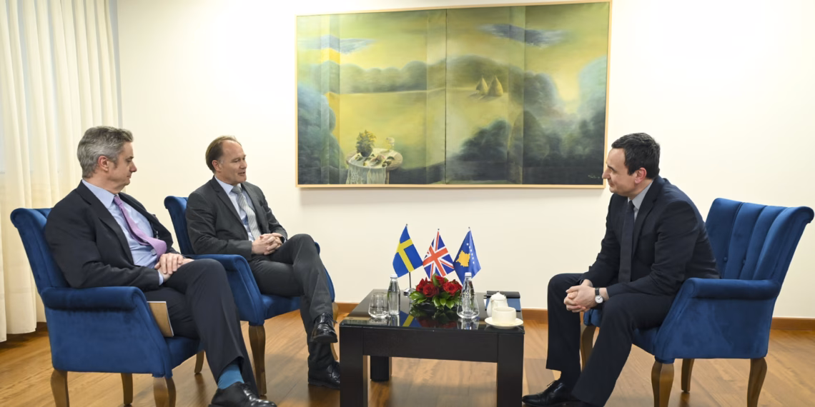 Kurti priti në takim të përbashkët ambasadorin e Suedisë dhe Mbretërisë së Bashkuar
