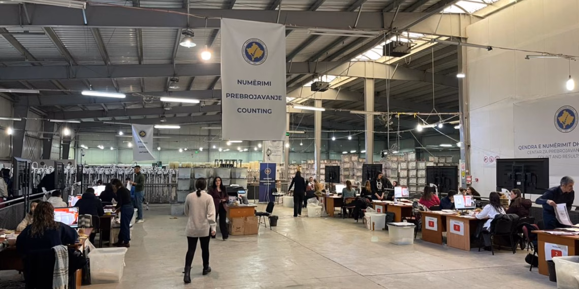 Vazhdon numërimi i fletëvotimeve jashtë Kosovës, mbi 84% pjesëmarrje