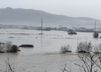 Vërshime në Drenas – rrugë të bllokuara, familje të evakuara dhe ndërprerje të rrymës