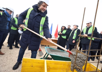 Vënia e gurthemelit të objektit të Odave të Profesionistëve Shëndetësorë, Rama: Hap i rëndësishëm