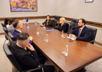 Gërvalla mirëpret delegacionin e Samitit Rinor të Teksasit, fokus bashkëpunimi mes të rinjve