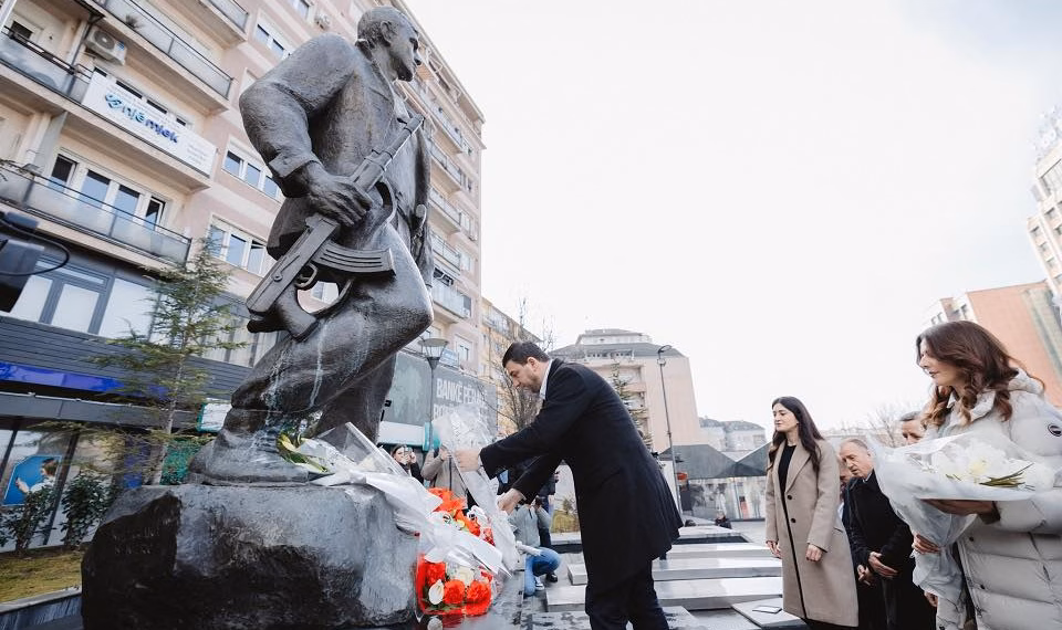 29-vjetori i rënies së heronjve, Krasniqi: Ata ranë që Kosova të mos ndalet në rrugën e lirisë