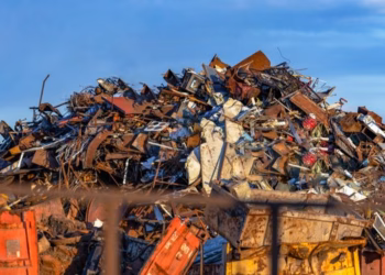 Polonia alarmon BE-në për ndikimin e ndalimit ukrainas të skrapit, kërkon ndërhyrje urgjente