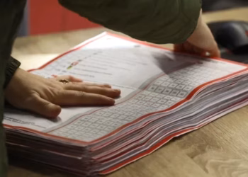 Ftohen mbi 100 zyrtarë për intervistim, dyshohen për manipulim të rezultateve zgjedhore në Prizren