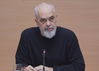 Përmbytjet në disa zona, Rama: Shiu nuk ndalet me shpifje