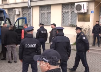 Partive u kërkohet të marrin masa ndaj kandidatëve që manipuluan votat