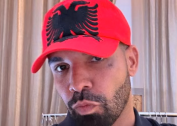 Drake shfaqet sërish me simbolin kombëtar shqiptar