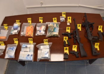 Policia kontrollon pronat e Arianit Sllamnikut, konfiskohen armë e medikamente