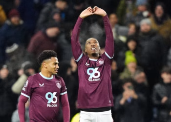 Broja dhe Burnley ia vazhdojnë krizën Man Unitedit