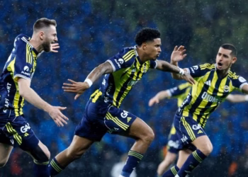 Fenerbahçe fitues i Superkupës në Turqi, mposht rivalin e vjetër Galatasaray