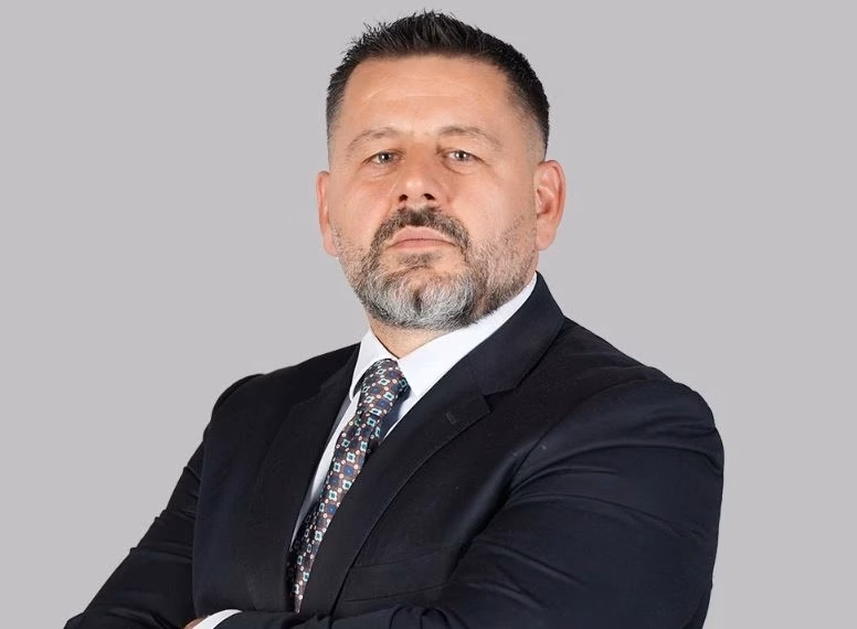 Bekë Berisha zgjidhet kryetar i Sigal Prishtinës, Plisat kundër