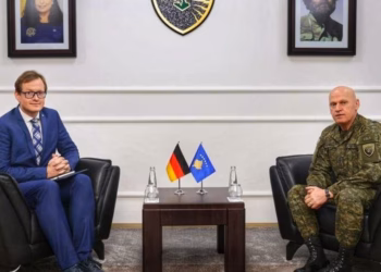 Zëvendësambasadori gjerman takohet me Jasharin, flasin për të ardhmen e FSK-së