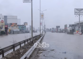 Shiu shkakton vështirësi, mbyllet rruga Ferizaj – Prishtinë