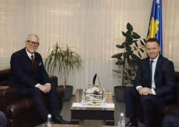 Peci thotë së në Mitrovicë do të ndërtohet spitali i ri dhe modern