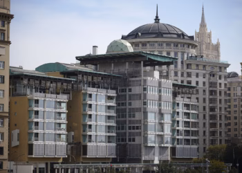 Rusia dëbon një diplomat britanik të akuzuar për spiunazh