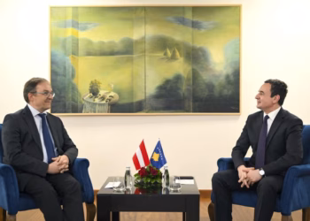 Kurti pret në takim ambasadorin e Austrisë në Kosovë, Schnetzer