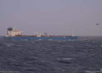 Marina franceze kap një cisternë ruse të sanksionuar