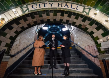 Zohran Mamdani, 34 vjeç, udhëheq Nju Jorkun pas betimit mbi Kuranin