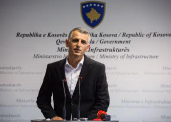 Durmishi njofton për gjendjen e rrugëve pas reshjeve të shiut dhe borës