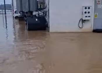 KEDS ndërpret furnizimin me energji në Drenas, Malishevë dhe Rahovec për shkak të reshjeve të shiut