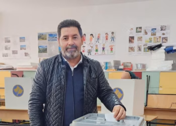 Dy të ndaluar dhe një tjetër në kërkim nga familja e kandidatit Fetah Paçarizi për manipulim të votave