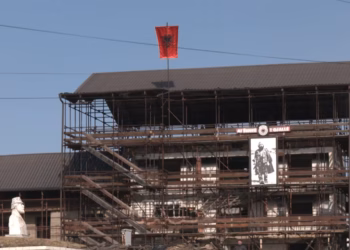 28 vjet nga sulmi i dytë – biseda e Adem Jasharit me të birin, Kushtrimin