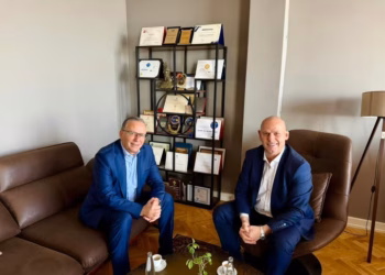 Hamza viziton Lladrovcin në Drenas, diskutojnë për zgjedhjet e brendshme të PDK-së