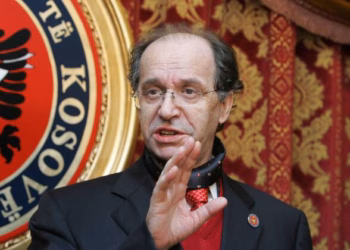 Kurti përkujton 20-vjetorin e vdekjes së Ibrahim Rugovës: Figurë kyçe e shtetndërtimit dhe ndërkombëtarizimit të Kosovës