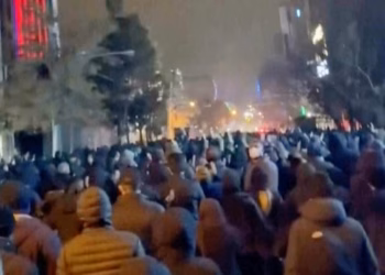 Irani paralajmëron se trupat amerikane dhe Izraeli do të jenë shënjestra nëse SHBA sulmon për protestat