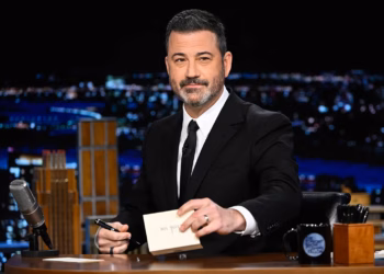 Jimmy Kimmel falenderon me ironi presidentin Donald Trump pas fitimit të Critics Choice Award