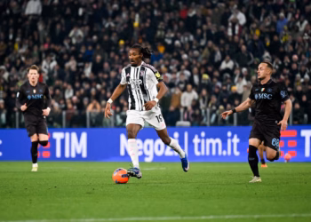 Juventusi triumfon bindshëm ndaj Napolit, Zhegrova nuk luan