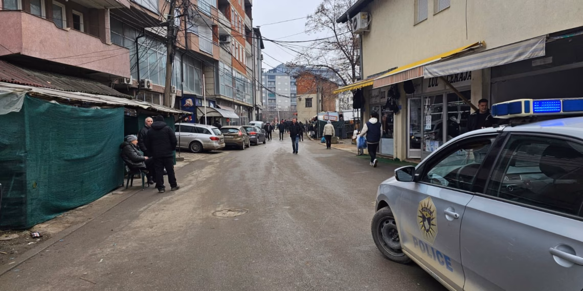 Komuna e Mitrovicës me aksion për largimin shitësve ilegalë