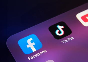 Meta, TikTok dhe YouTube në gjyq: Akuzohen për varësinë e të rinjve nga rrjetet sociale