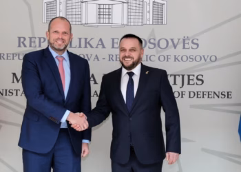 Ministri belg e vlerëson konstruktiv takimin me Maqedoncin, rikonfirmon mbështetjen