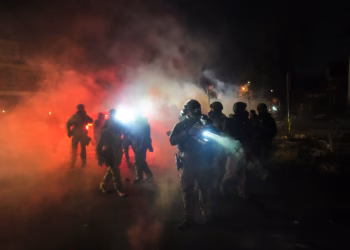 Trump kërcënon të përdorë Aktin e Kryengritjes për t’i dhënë fund protestave në Minneapolis