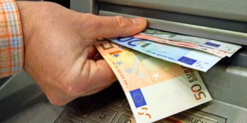 Hyn në fuqi vendimi i Qeverisë për pagën minimale: 425 euro nga janari dhe 500 euro në korrik