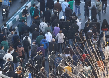 Përhapen protestat në Iran, ndërsa raportohen edhe trazira