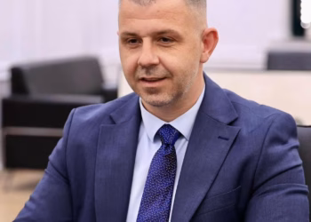 Enkel Rexhepi thirrje në gjykatë për vendosjen e flamurit shqiptar në KNSH