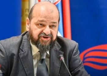 Shormaz: Vuçiq po dëmton interesat e serbëve në Kosovë, ata duhet t’i kishin kthyer shpinën Beogradit