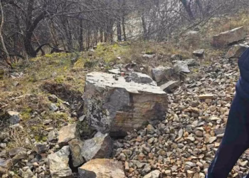 Rihapet linja hekurudhore Pejë–Prishtinë pas rrëshqitjes së gurëve