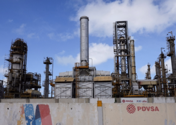 SHBA-ja fillon zyrtarisht shitjen e naftës së Venezuelës