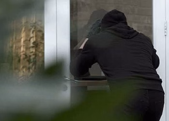 Vidhet kasaforta e një qytetari në Drenas, në të kishte armë, para dhe sende të çmuara