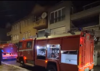 Zjarr i madh në një banesë në Tetovë, dyshohet për një viktimë