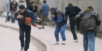 Italia nis hetime ndaj një të dyshuari për “turizëm me snajper” në Sarajevë gjatë luftës në Bosnjë