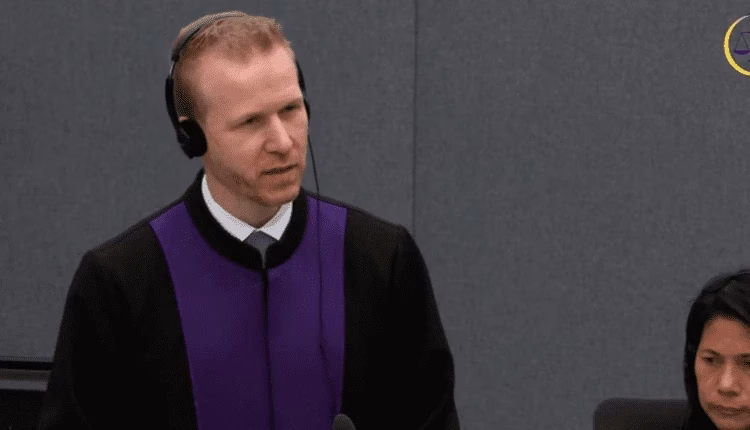 Prokurori Halling kundërshton mbrojtjen e Thaçit: Provat tregojnë urdhra të drejtpërdrejtë nga Shtabi i Përgjithshëm i UÇK-së