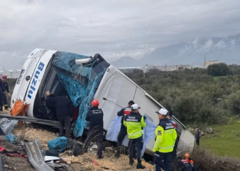 16 persona të vdekur nga dy aksidente të rënda rrugore në jug të Turqisë