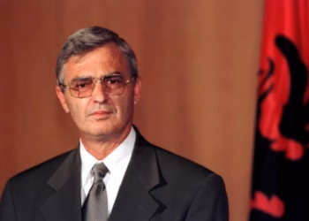 Ish-presidenti Meidani: Mbyllni Gjykatën Speciale, akuzat ndaj UÇK-së po u shërbejnë Serbisë dhe Rusisë