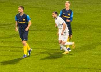 Drita po humb pas pjesës së parë