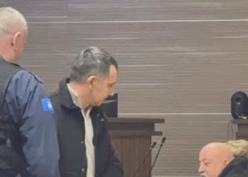 Kush është ish polici serb që u dënua për keqtrajtimin e 500 civilëve në Komunën e Malishevës?