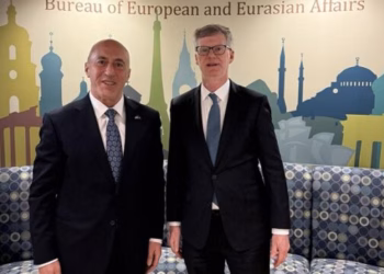 Haradinaj takon zyrtarin e DASH në SHBA: Anëtarësimi i Kosovës në NATO do t’i kontribuojë paqes në rajon